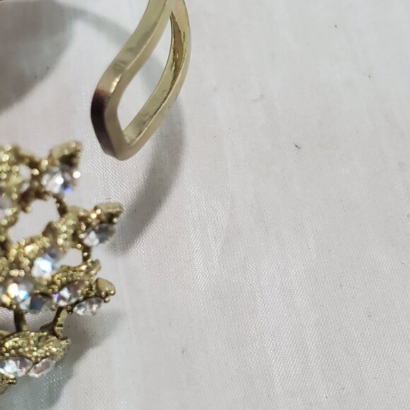 Bijou Vintage Art Deco Style Gold Tone Metal Filigree Rhinestone Floral Bracelet - Picture 5 of 9